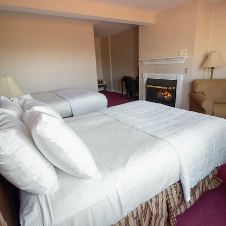 The Lucerne Inn Dedham Bagian luar foto