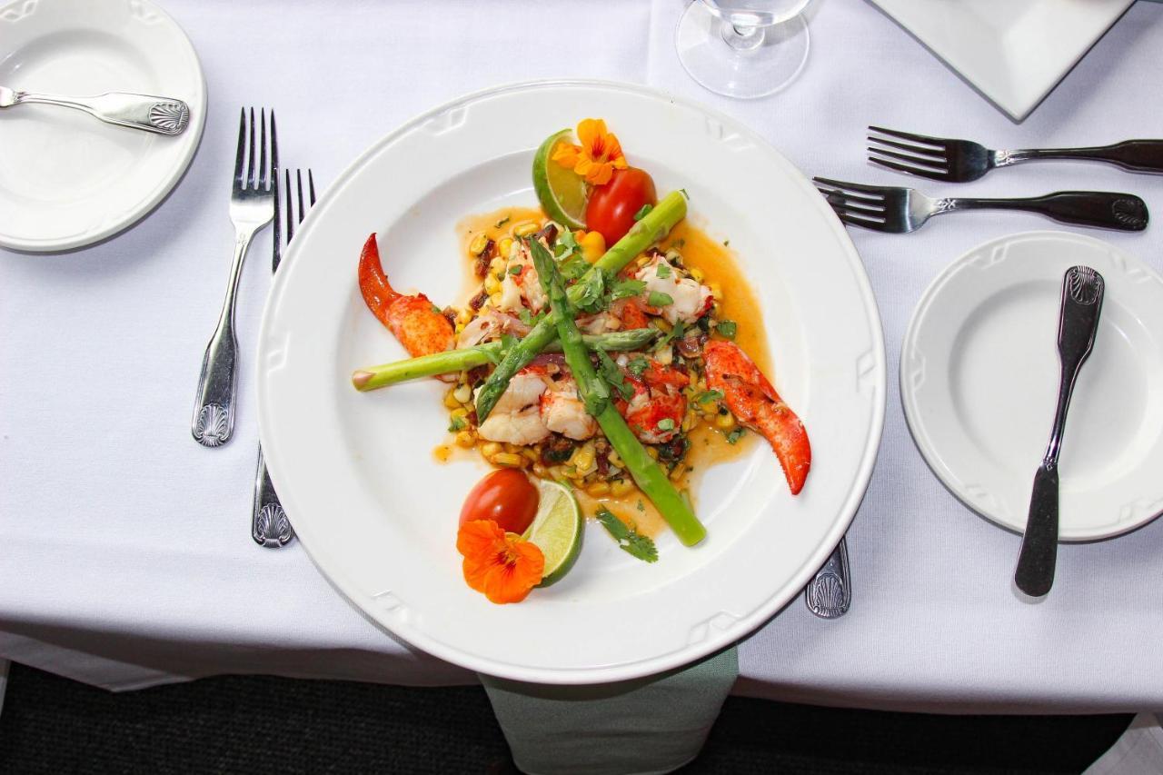 The Lucerne Inn Dedham Bagian luar foto