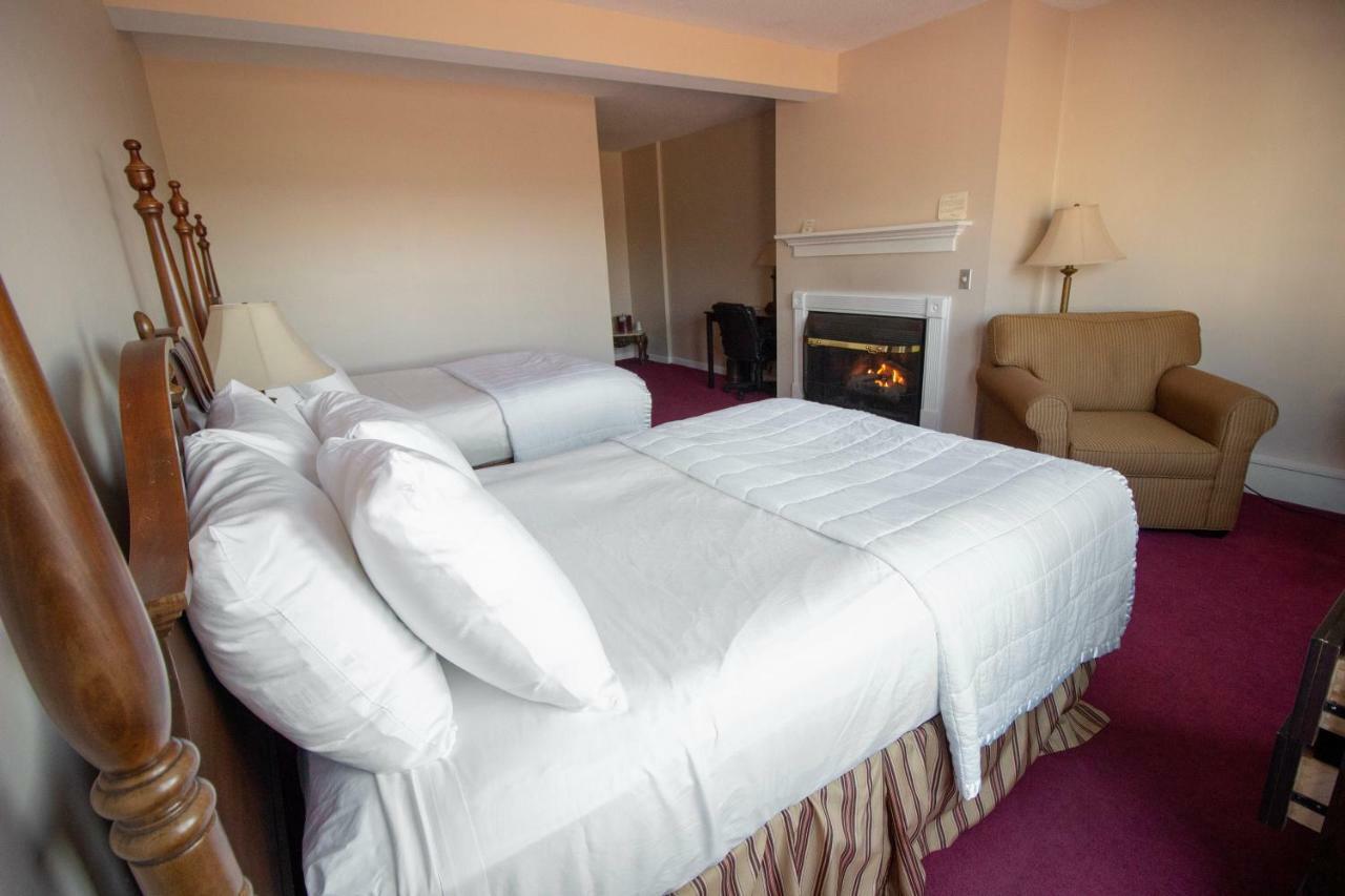 The Lucerne Inn Dedham Bagian luar foto