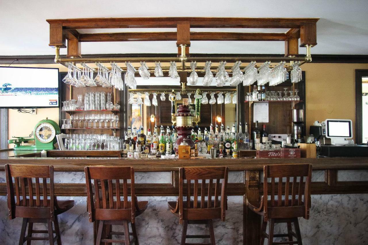 The Lucerne Inn Dedham Bagian luar foto