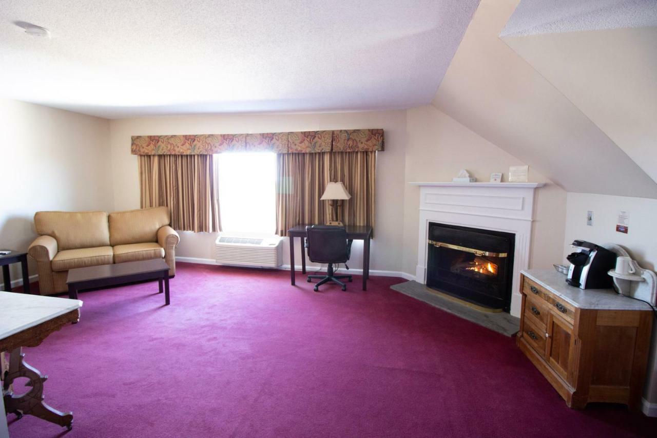 The Lucerne Inn Dedham Bagian luar foto