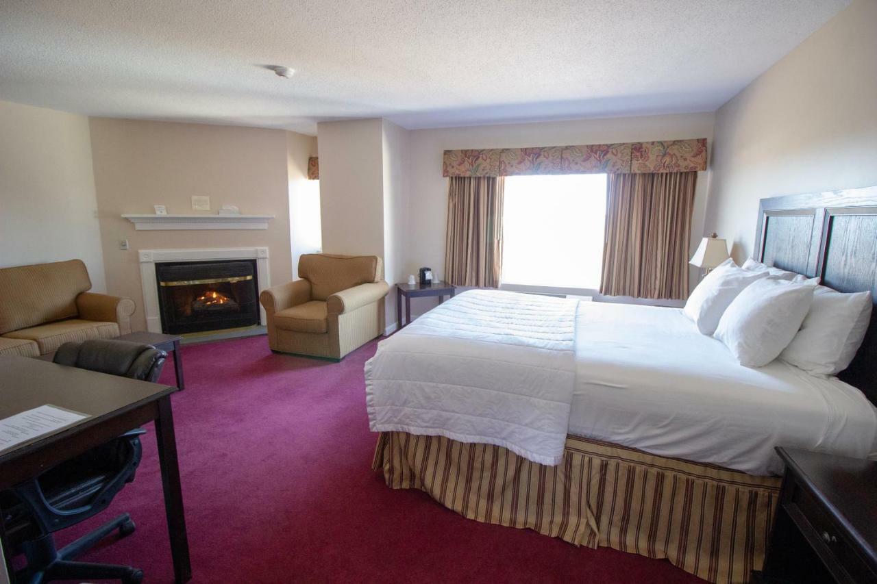 The Lucerne Inn Dedham Bagian luar foto