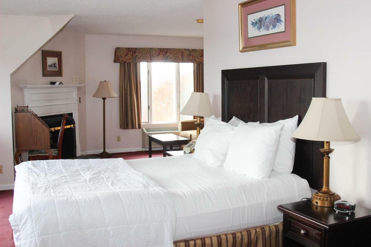 The Lucerne Inn Dedham Bagian luar foto